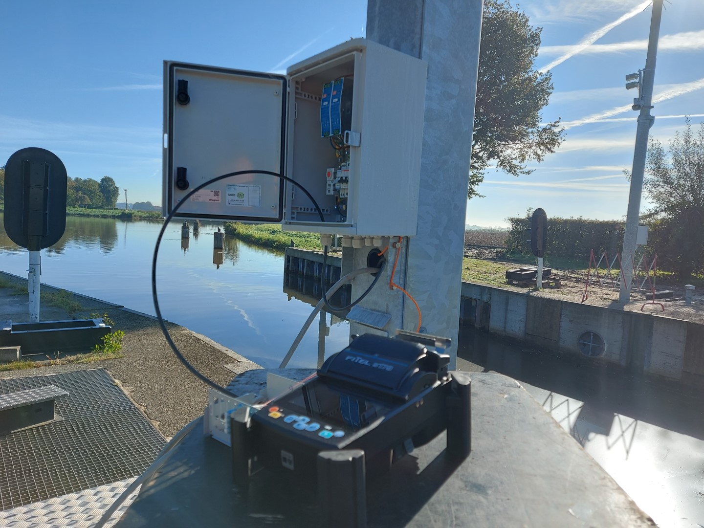 {Q-CAT} Q-CAT - Glasvezelmontage